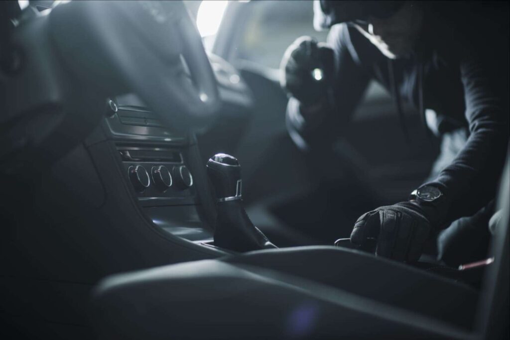 Van Guardian unit feature a visible deterrent and a powerful unimpeded 113 dB alarm for early threat detection